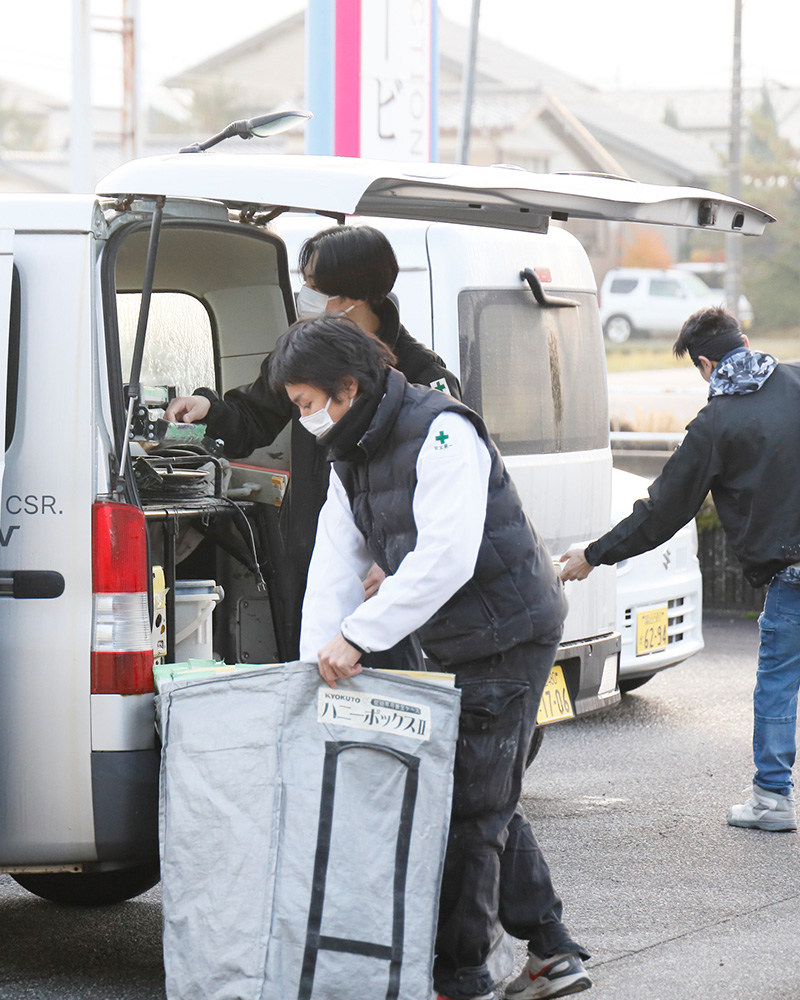 社員が働く様子
